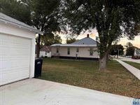 501 S 1st St, Akron, IA 51001