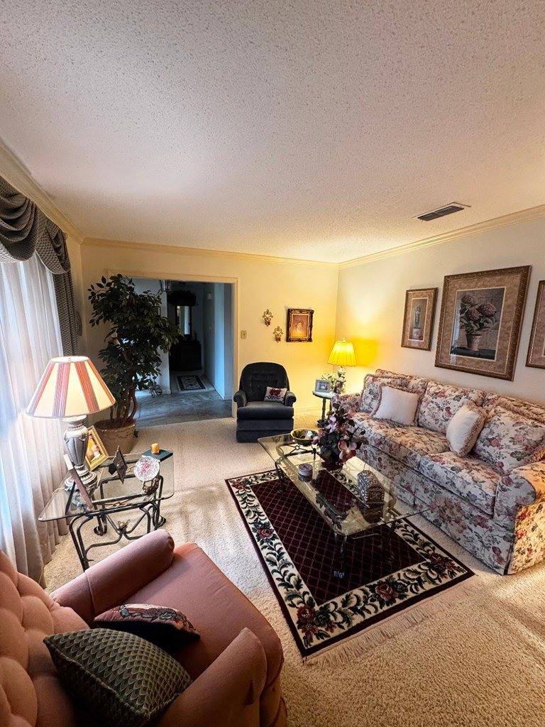 2 South Pineview Dr, Texarkana, TX 75501