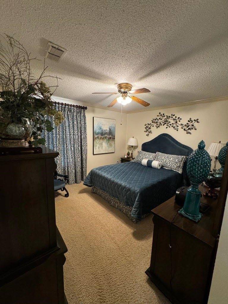 2 South Pineview Dr, Texarkana, TX 75501