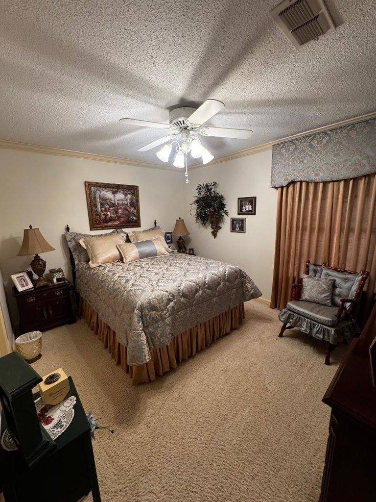 2 South Pineview Dr, Texarkana, TX 75501