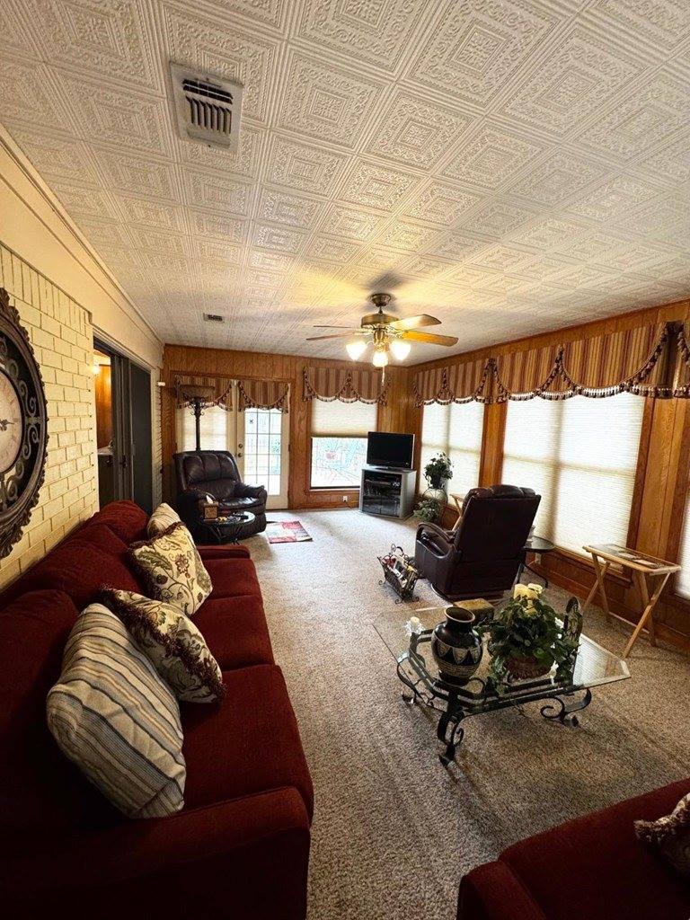 2 South Pineview Dr, Texarkana, TX 75501