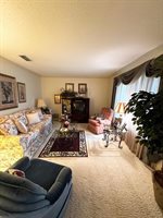 2 South Pineview Dr, Texarkana, TX 75501