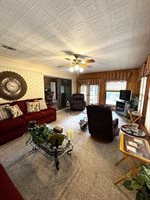 2 South Pineview Dr, Texarkana, TX 75501