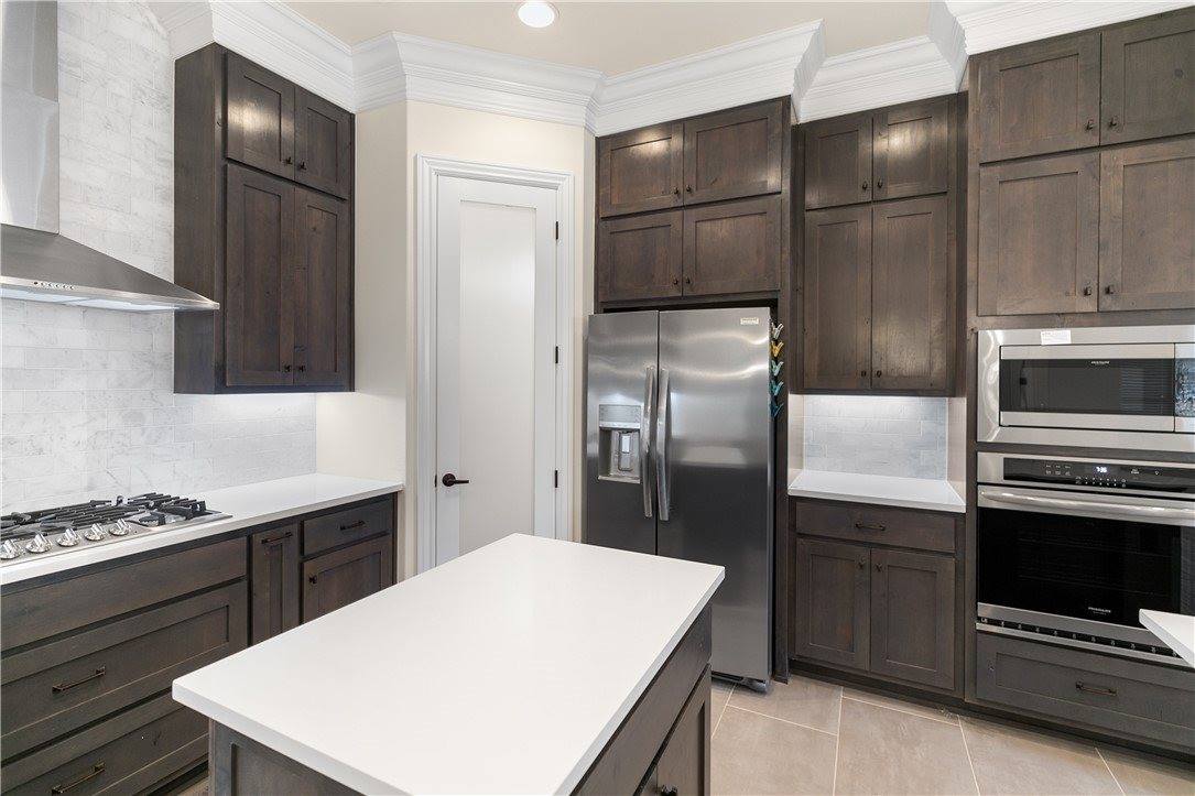 1602 SW Montrose Avenue, Bentonville, AR 72713