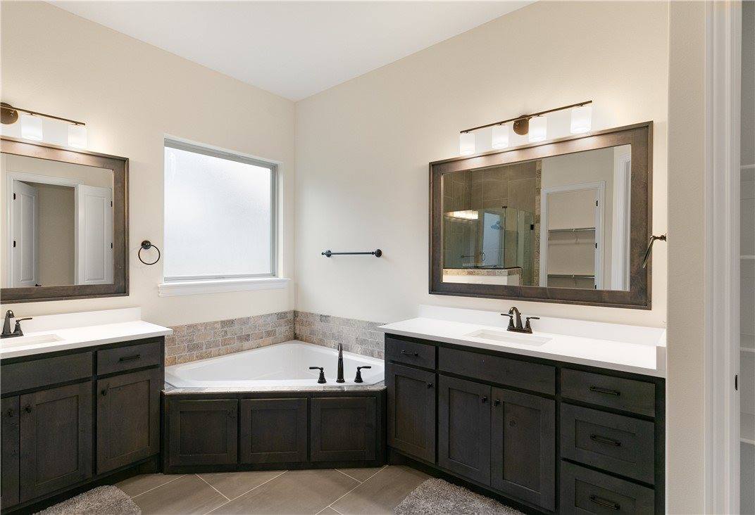 1602 SW Montrose Avenue, Bentonville, AR 72713