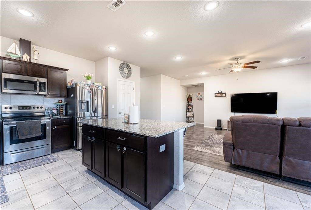 6704 Pilgrim Road, Bentonville, AR 72713