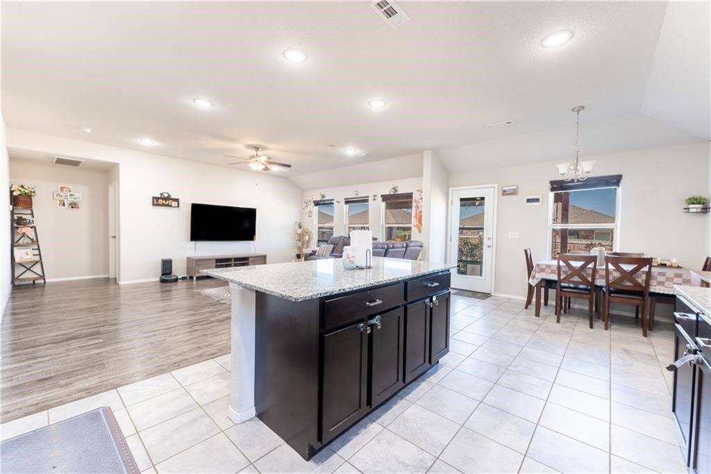 6704 Pilgrim Road, Bentonville, AR 72713