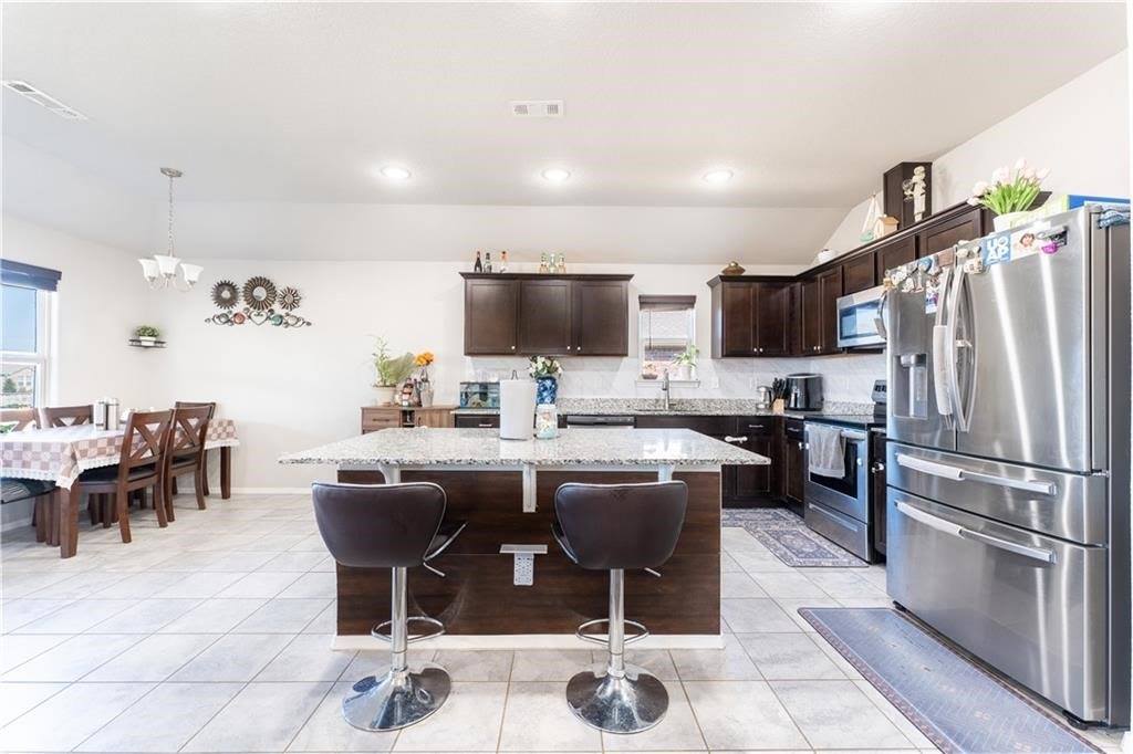 6704 Pilgrim Road, Bentonville, AR 72713