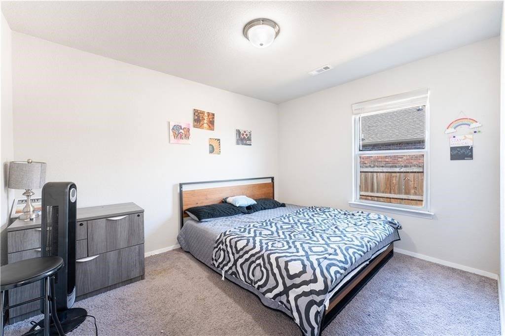 6704 Pilgrim Road, Bentonville, AR 72713