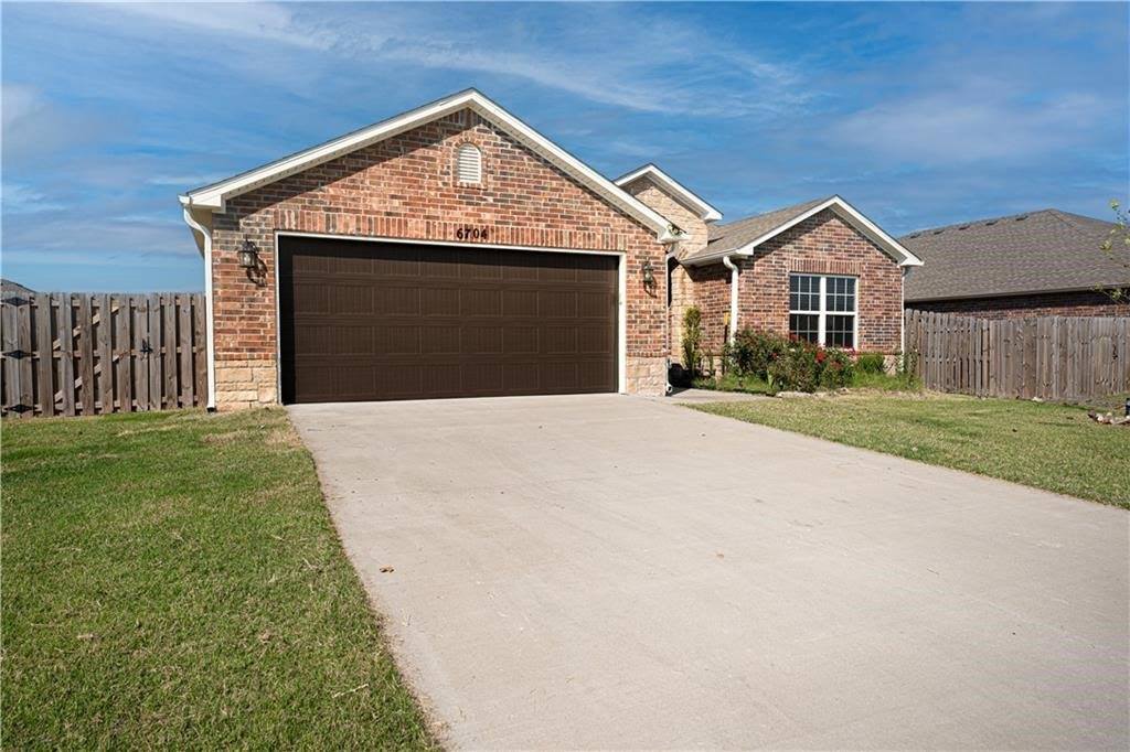 6704 Pilgrim Road, Bentonville, AR 72713