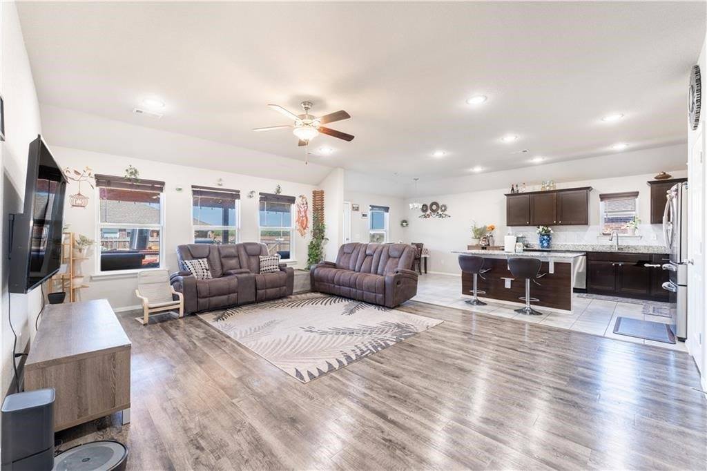 6704 Pilgrim Road, Bentonville, AR 72713