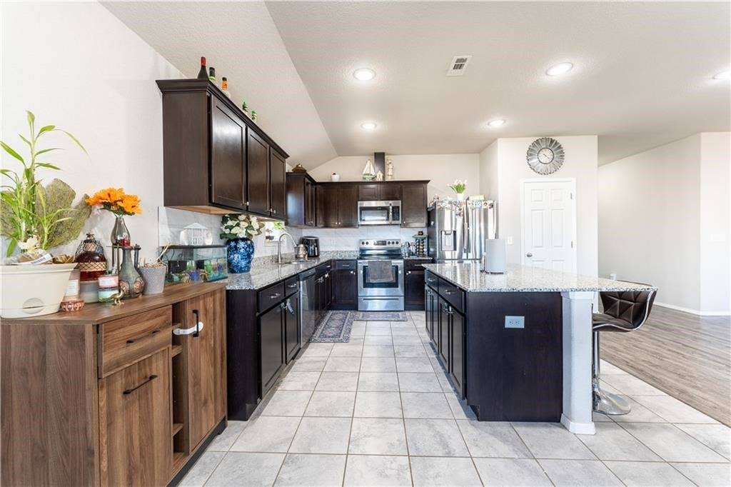 6704 Pilgrim Road, Bentonville, AR 72713