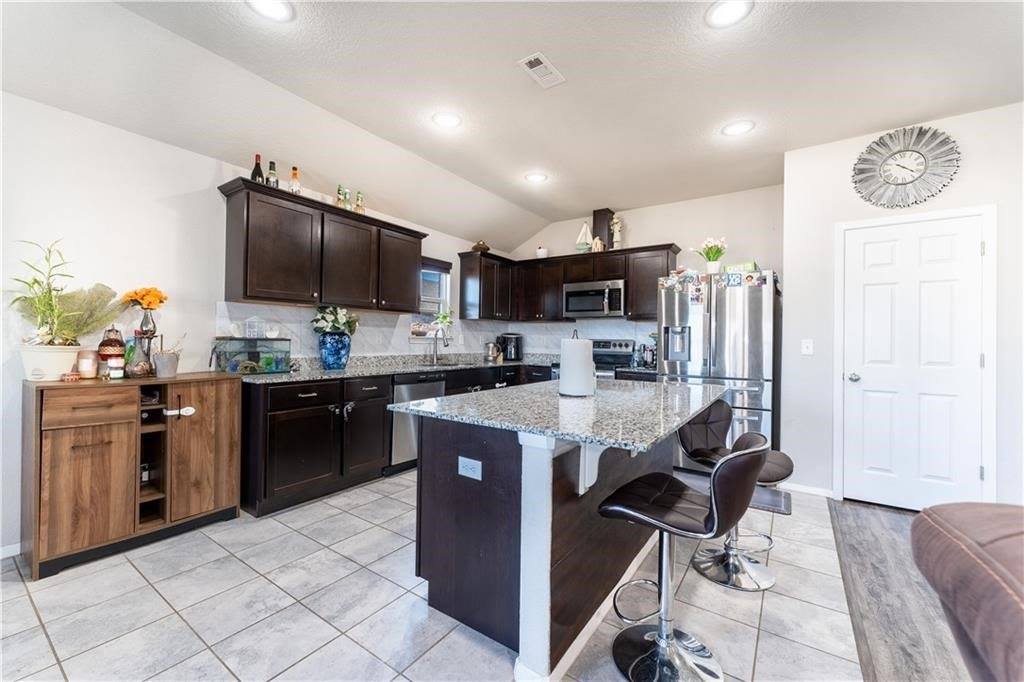 6704 Pilgrim Road, Bentonville, AR 72713