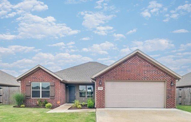 1100 Moonrise Street, Centerton, AR 72713
