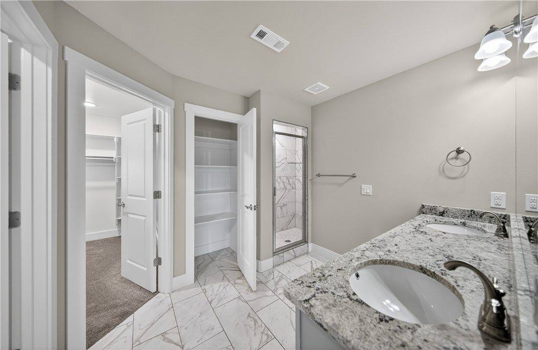 1100 Moonrise Street, Centerton, AR 72713