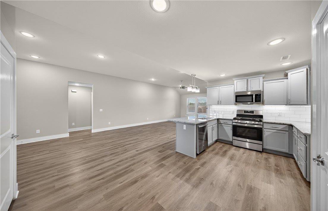 1100 Moonrise Street, Centerton, AR 72713