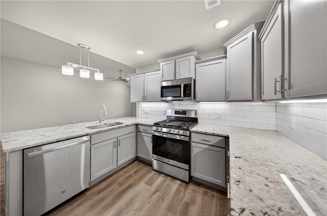 1100 Moonrise Street, Centerton, AR 72713