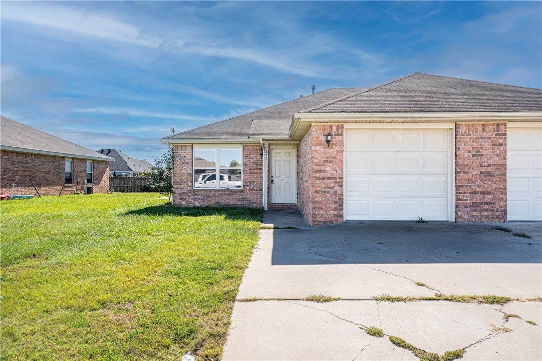 405 East Southern Trace Drive, Rogers, AR 72758