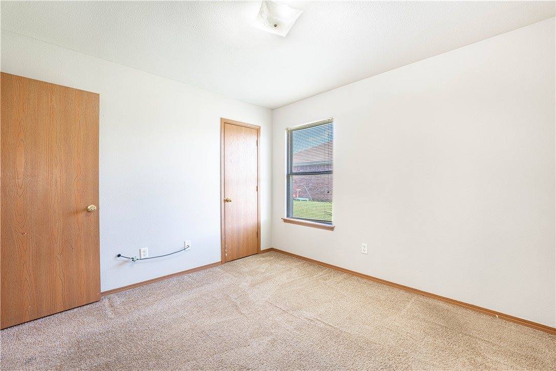 405 East Southern Trace Drive, Rogers, AR 72758