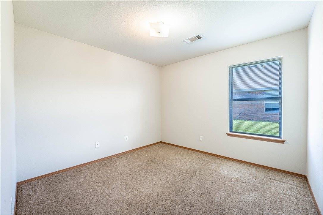 405 East Southern Trace Drive, Rogers, AR 72758