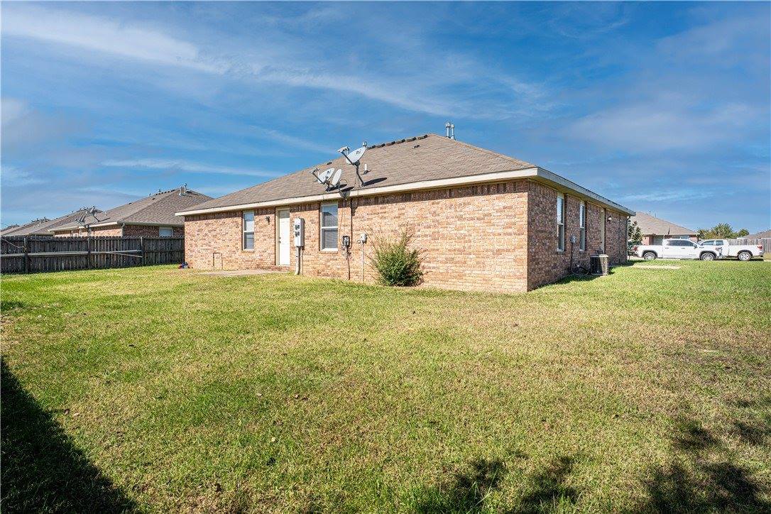 405 East Southern Trace Drive, Rogers, AR 72758
