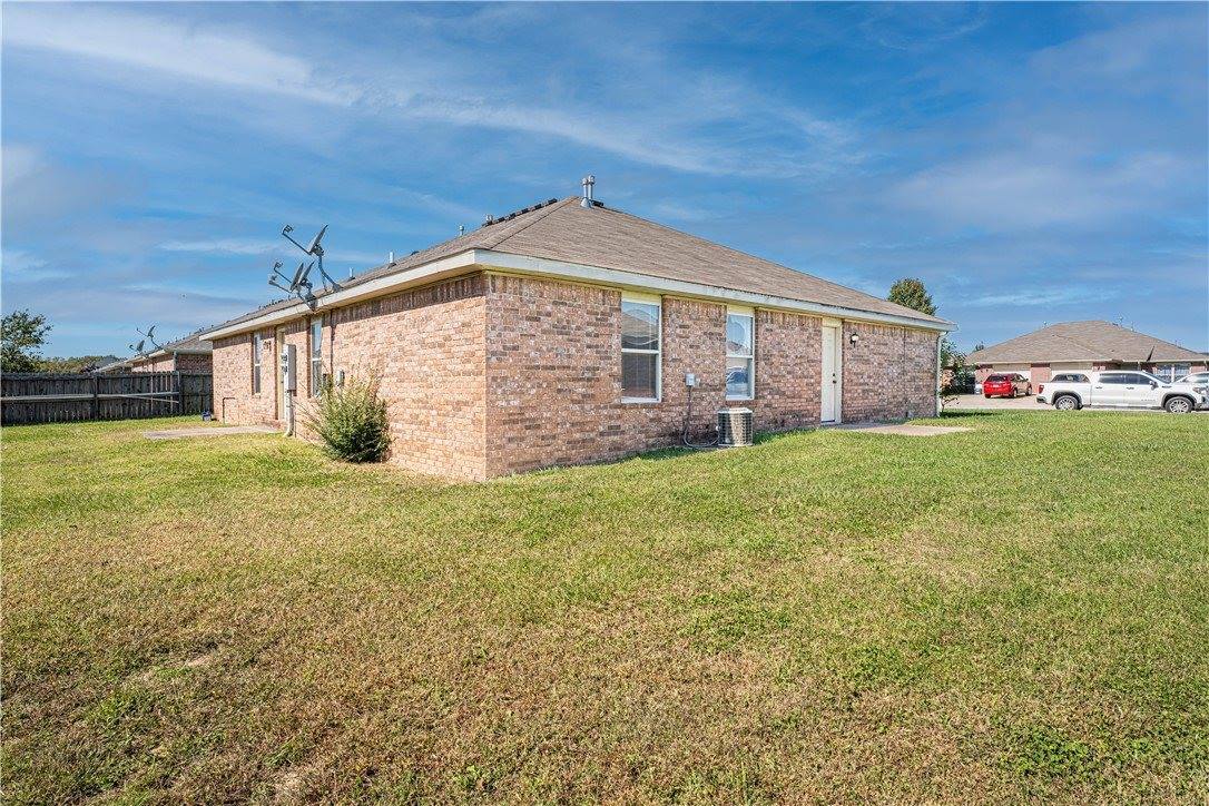 405 East Southern Trace Drive, Rogers, AR 72758