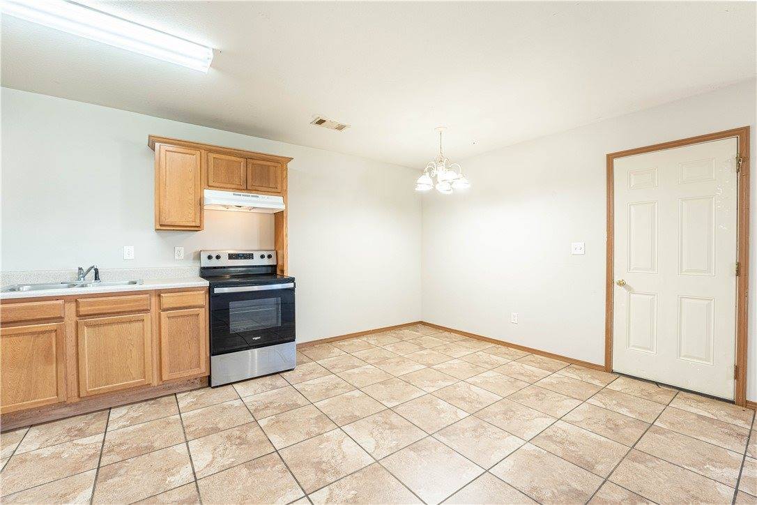 405 East Southern Trace Drive, Rogers, AR 72758