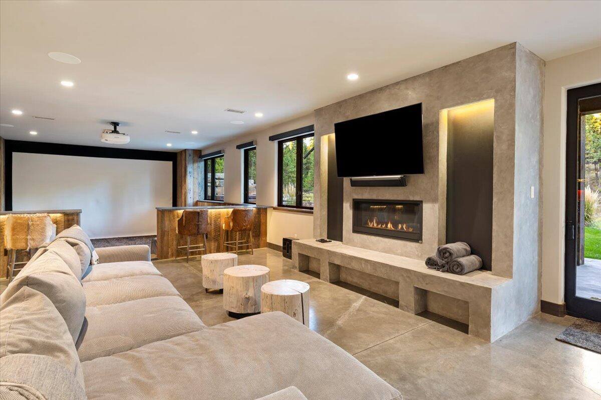 600 Whitefish Hills Drive, Whitefish, MT 59937