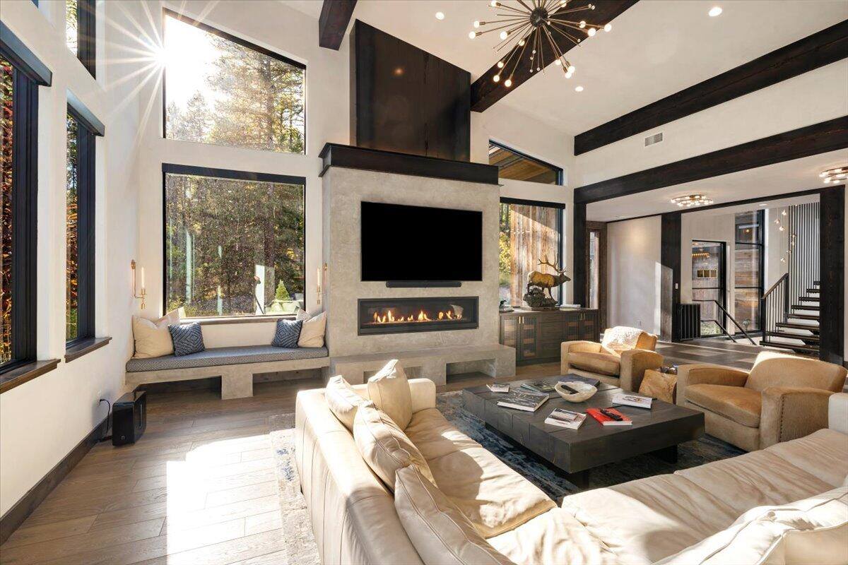 600 Whitefish Hills Drive, Whitefish, MT 59937