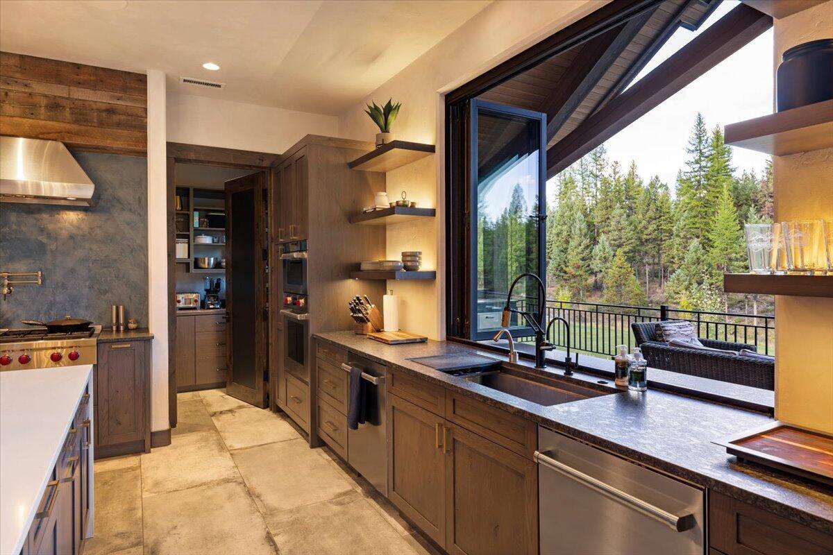 600 Whitefish Hills Drive, Whitefish, MT 59937