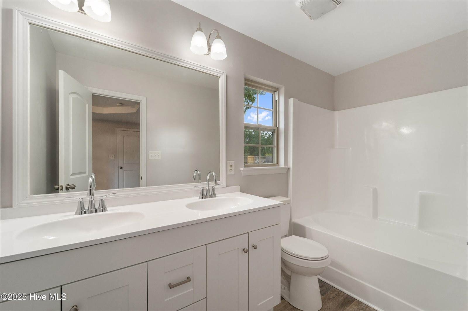 260 Rowland Drive, Richlands, NC 28574