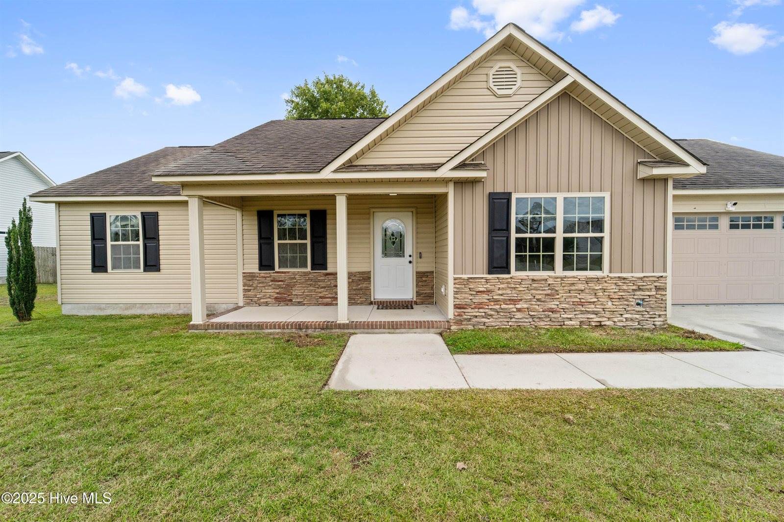 260 Rowland Drive, Richlands, NC 28574