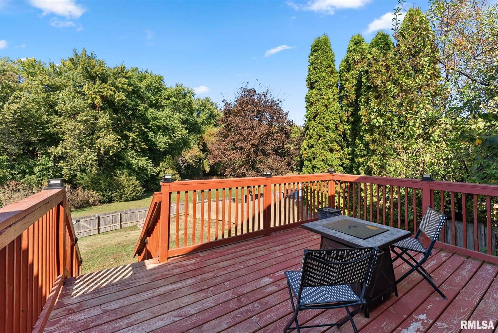 5406 Hillandale Road, Davenport, IA 52806