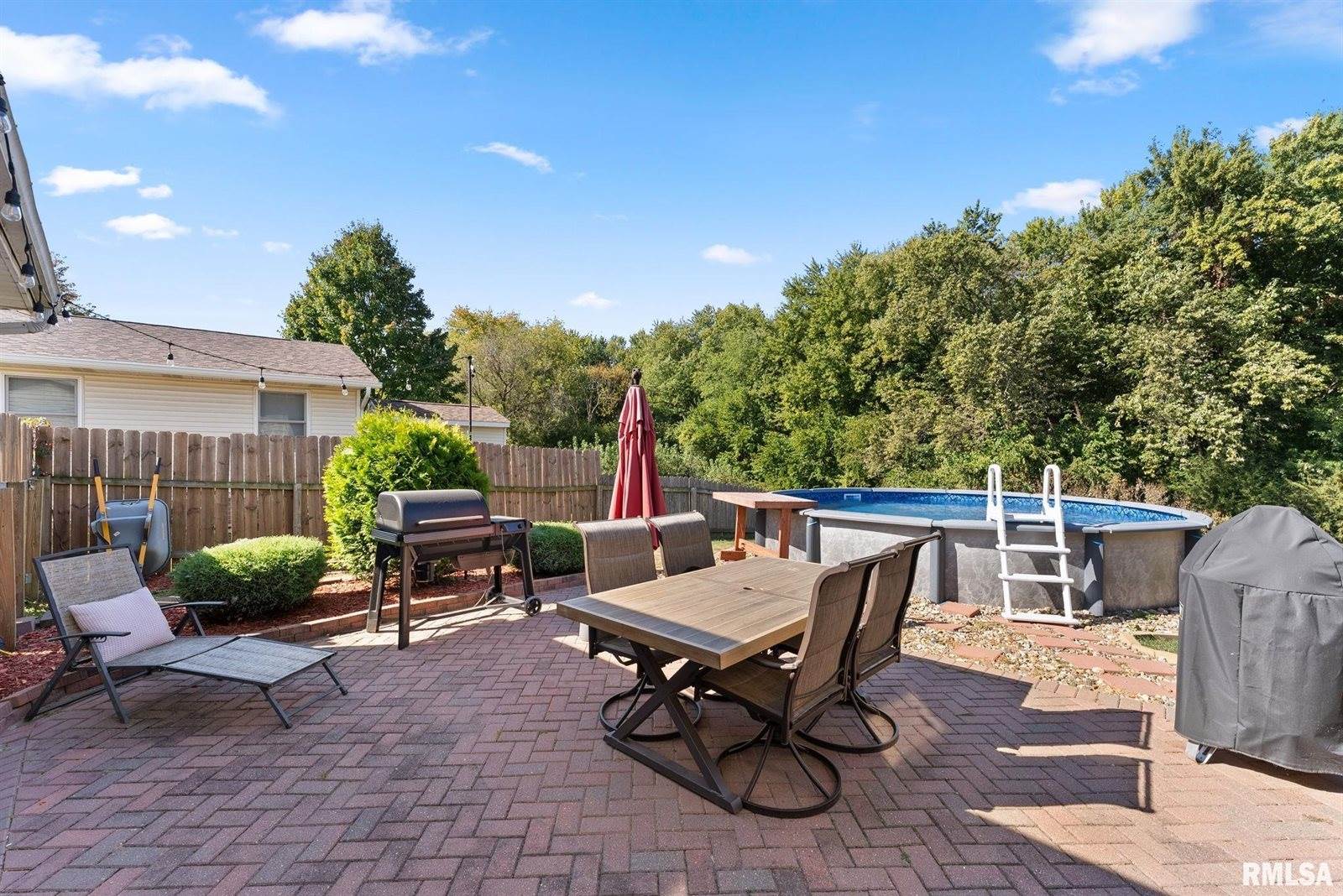 5406 Hillandale Road, Davenport, IA 52806