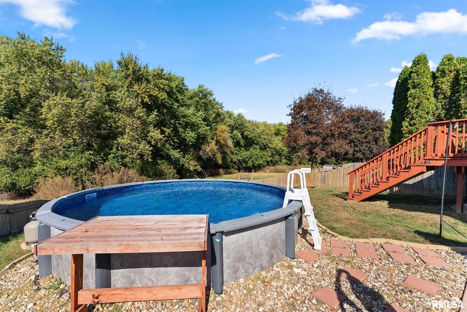 5406 Hillandale Road, Davenport, IA 52806