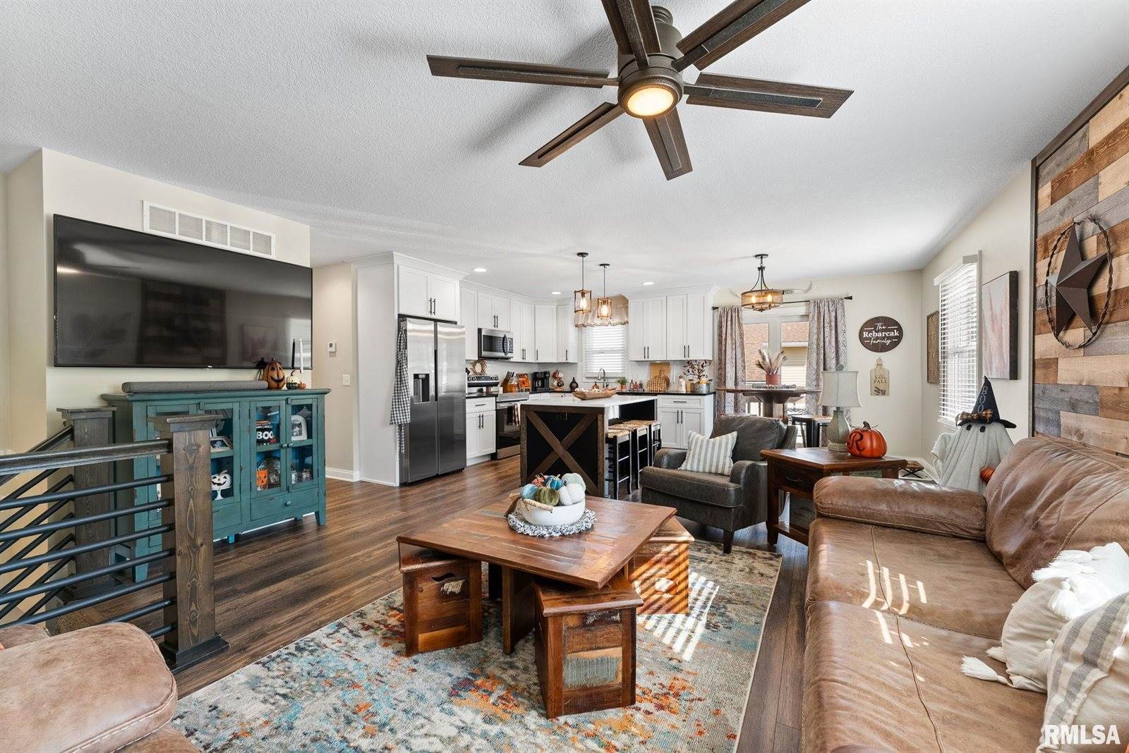 5406 Hillandale Road, Davenport, IA 52806