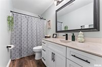 5406 Hillandale Road, Davenport, IA 52806