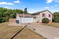 5406 Hillandale Road, Davenport, IA 52806