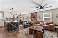 5406 Hillandale Road, Davenport, IA 52806