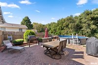 5406 Hillandale Road, Davenport, IA 52806