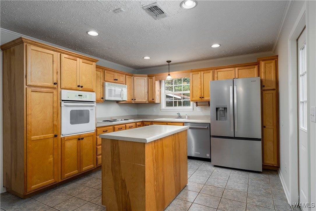 110 Lakeview Drive, Livingston, AL 35470