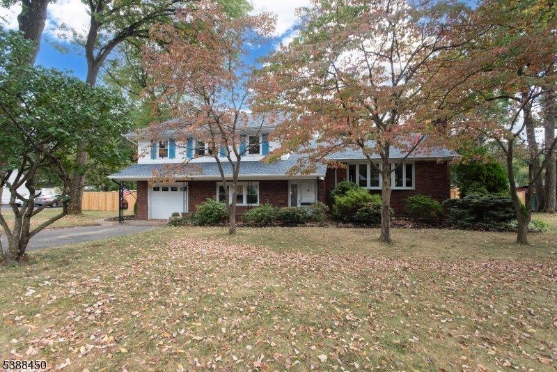 9 Renda Pl, Green Brook Township, NJ 08812