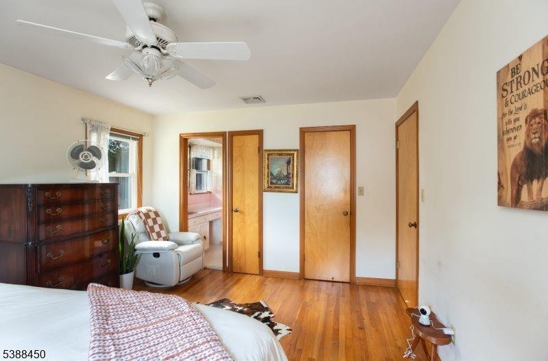 9 Renda Pl, Green Brook Township, NJ 08812