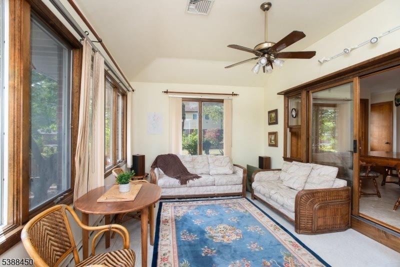 9 Renda Pl, Green Brook Township, NJ 08812