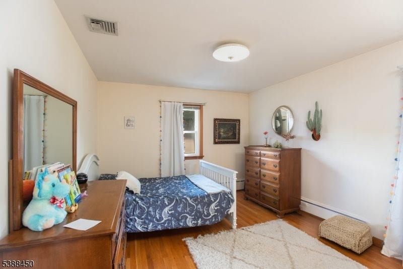 9 Renda Pl, Green Brook Township, NJ 08812