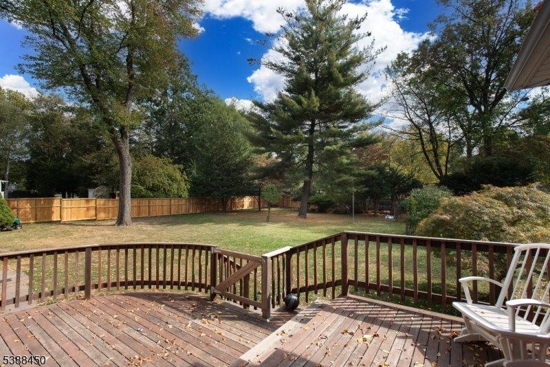 9 Renda Pl, Green Brook Township, NJ 08812