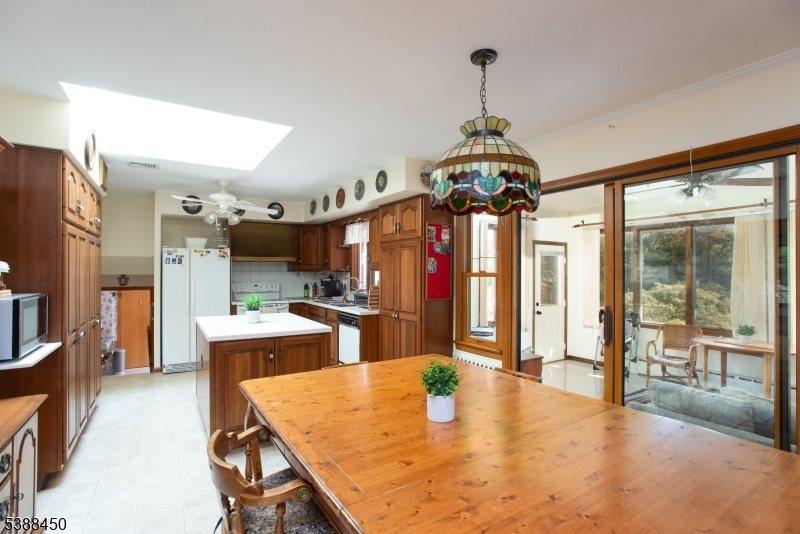 9 Renda Pl, Green Brook Township, NJ 08812