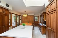 9 Renda Pl, Green Brook Township, NJ 08812