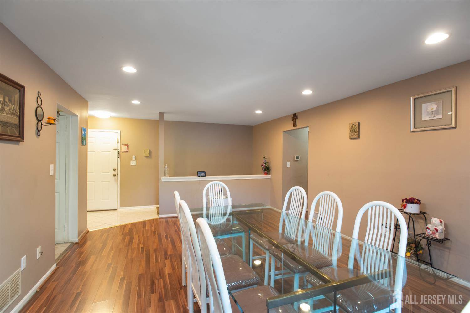 135 Beverly Hill Terr, Woodbridge Proper, NJ 07095