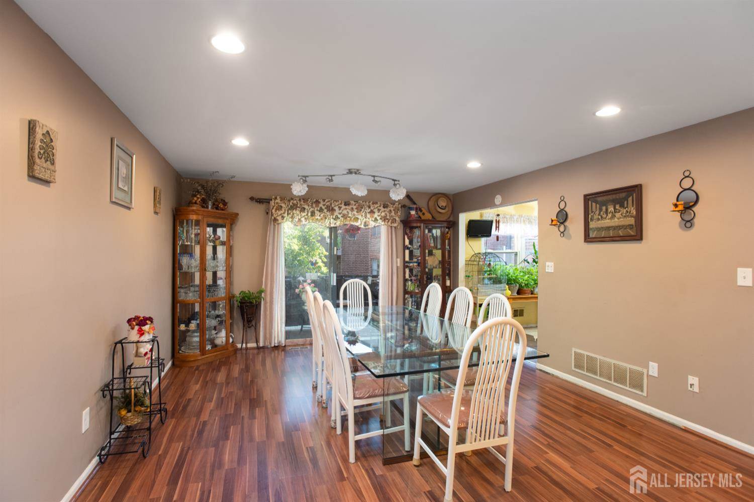 135 Beverly Hill Terr, Woodbridge Proper, NJ 07095